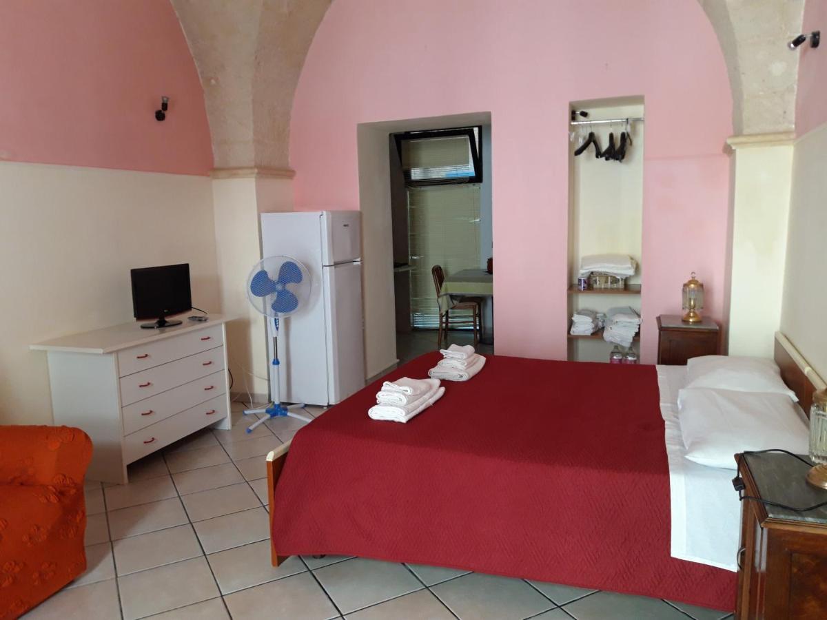 Centro Storico Apartment Brindisi Exterior foto